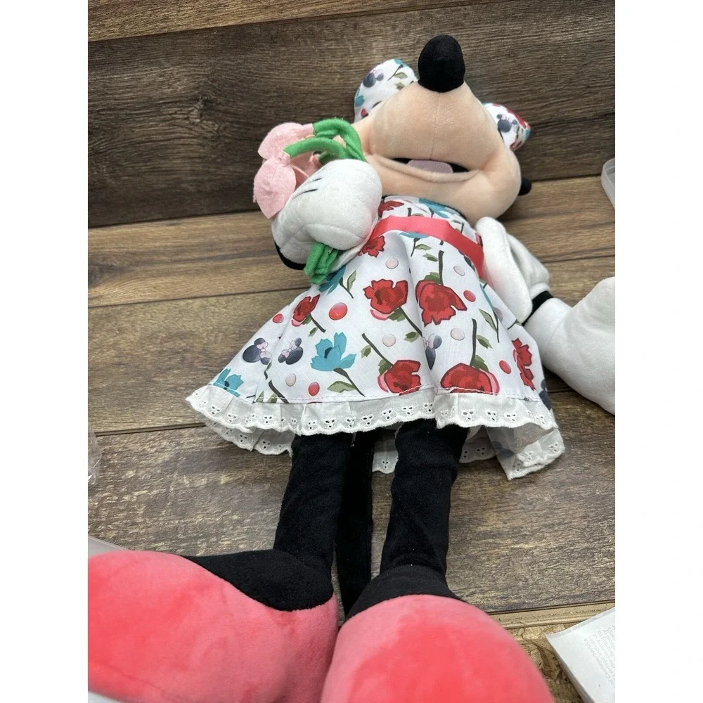 Disney Minnie Mouse Plush Doll Floral‎ Dress with Flowers Bouquet Self Standing